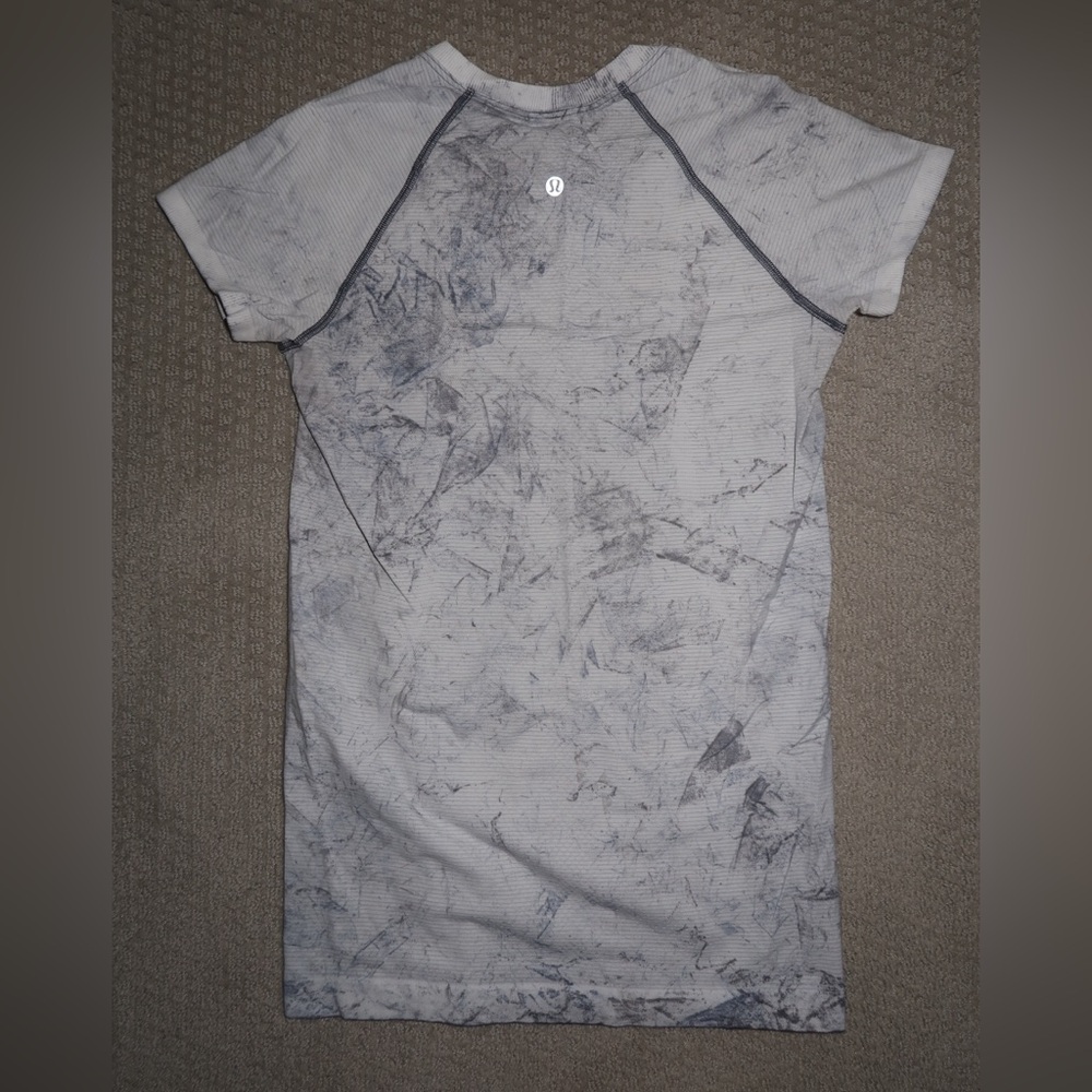 White and grey lululemon swiftly tech short sleeve shirt 2.0 size 6